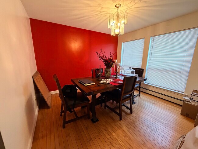 Building Photo - 2 Stevens Pl