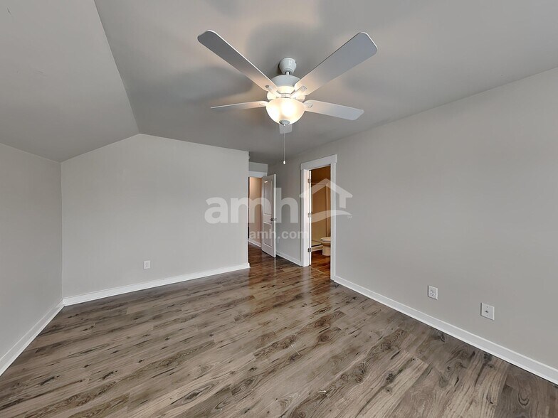 Building Photo - 108 Landsdown Xing