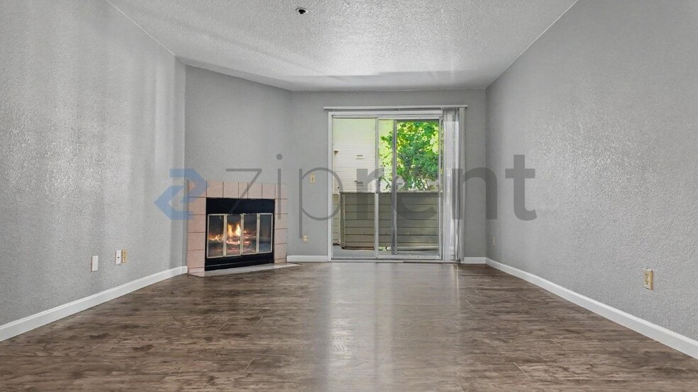 Building Photo - Unit 164