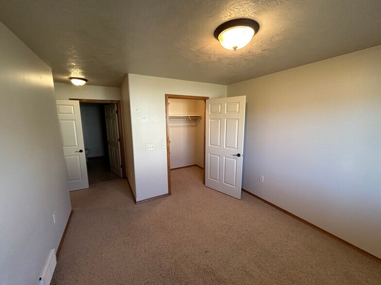 Building Photo - 3808 W 93rd St