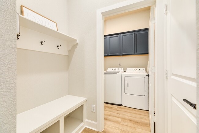 Building Photo - 9806 Starry Night Ln