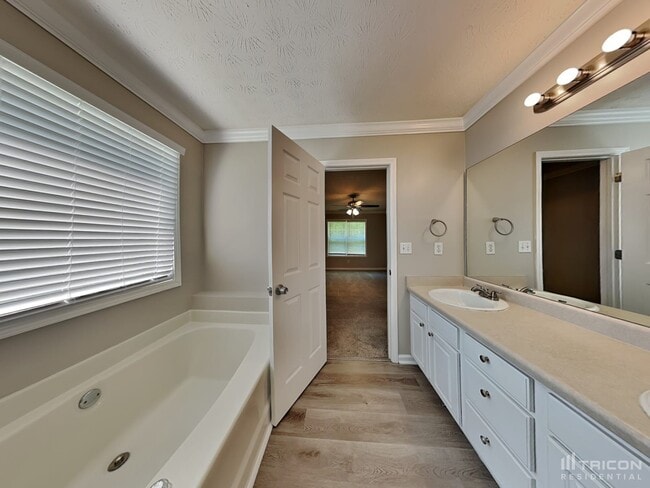 Building Photo - 802 Plantation Court Loganville GA