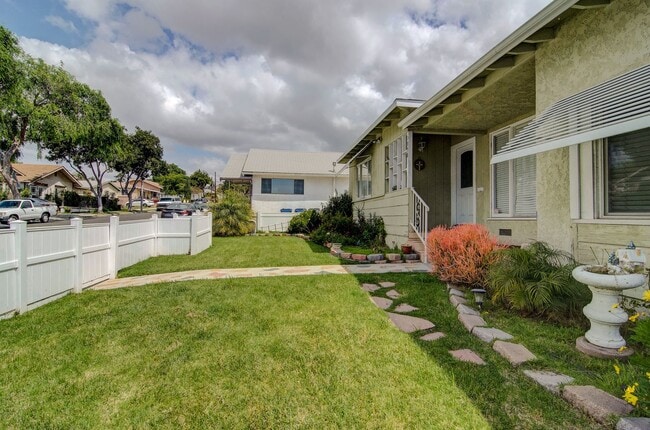 Building Photo - 3-Bed Signal Hill House for Lease