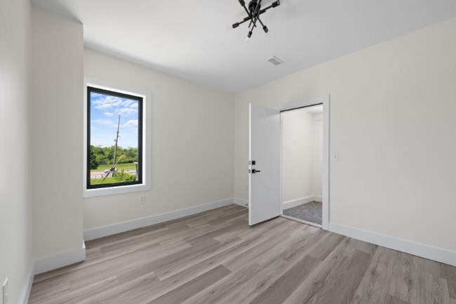 Building Photo - 1295 Holmden Ave