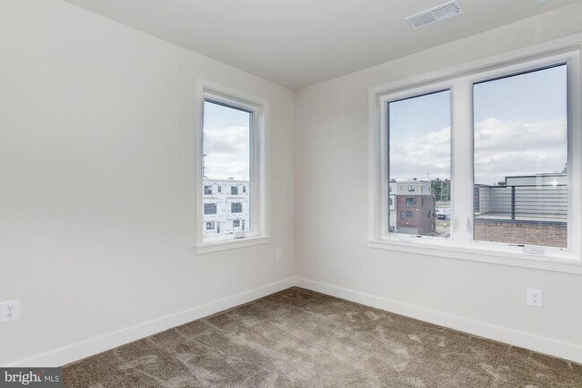Building Photo - 8051 Tribeca St