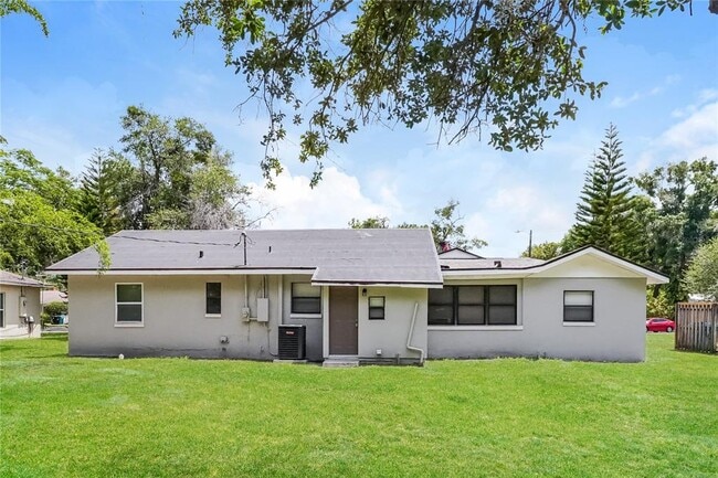 Building Photo - 832 Bethune Dr