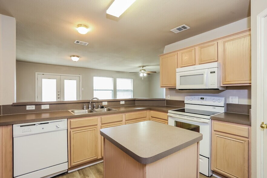 Building Photo - 522 Blueberry Hill Ln