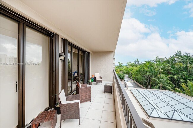 Building Photo - 151 Crandon Blvd
