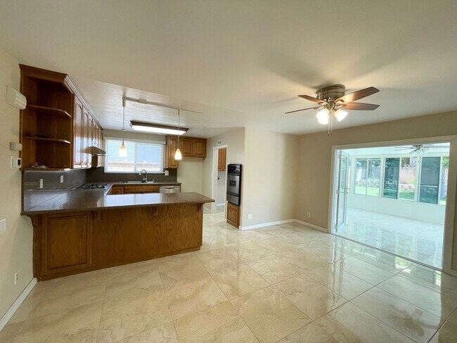 Building Photo - Stunning 4+2 West Hills Home Completely Redone!