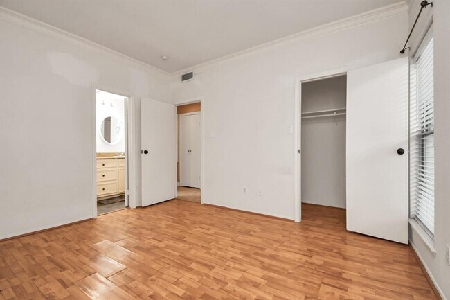 Building Photo - 7950 N Stadium Dr