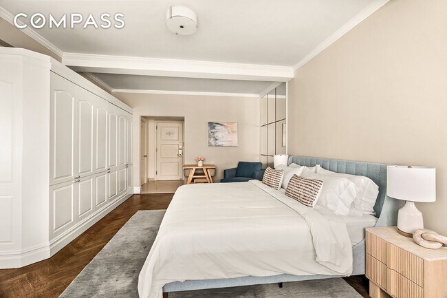 Building Photo - 160 Central Park S