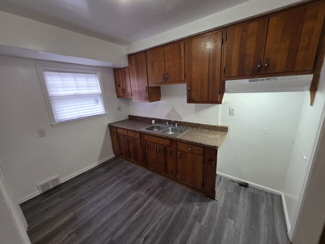 Building Photo - 8639 Minock St