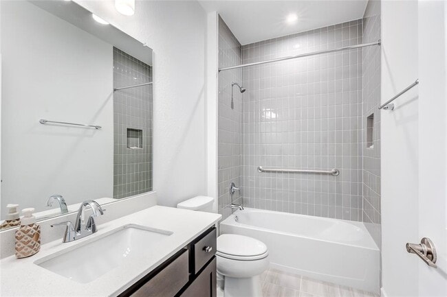 Building Photo - 1420 Lucera Bnd