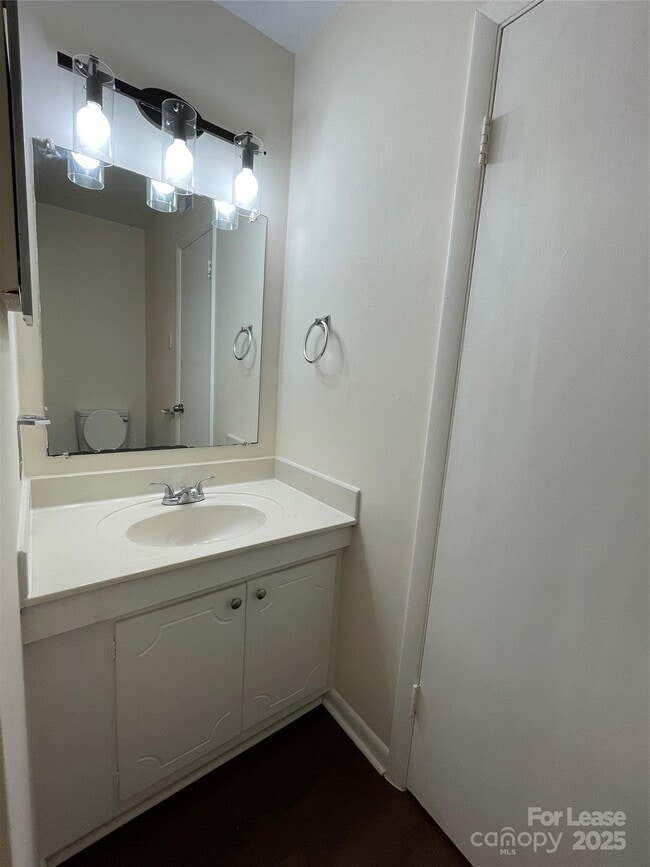 Building Photo - 4605 Coronado Dr