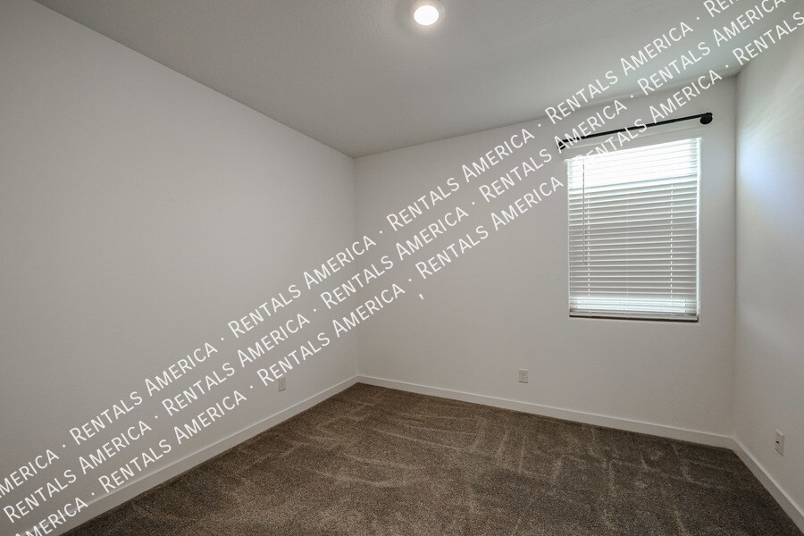 Building Photo - 12380 W Wagon Wheel Dr