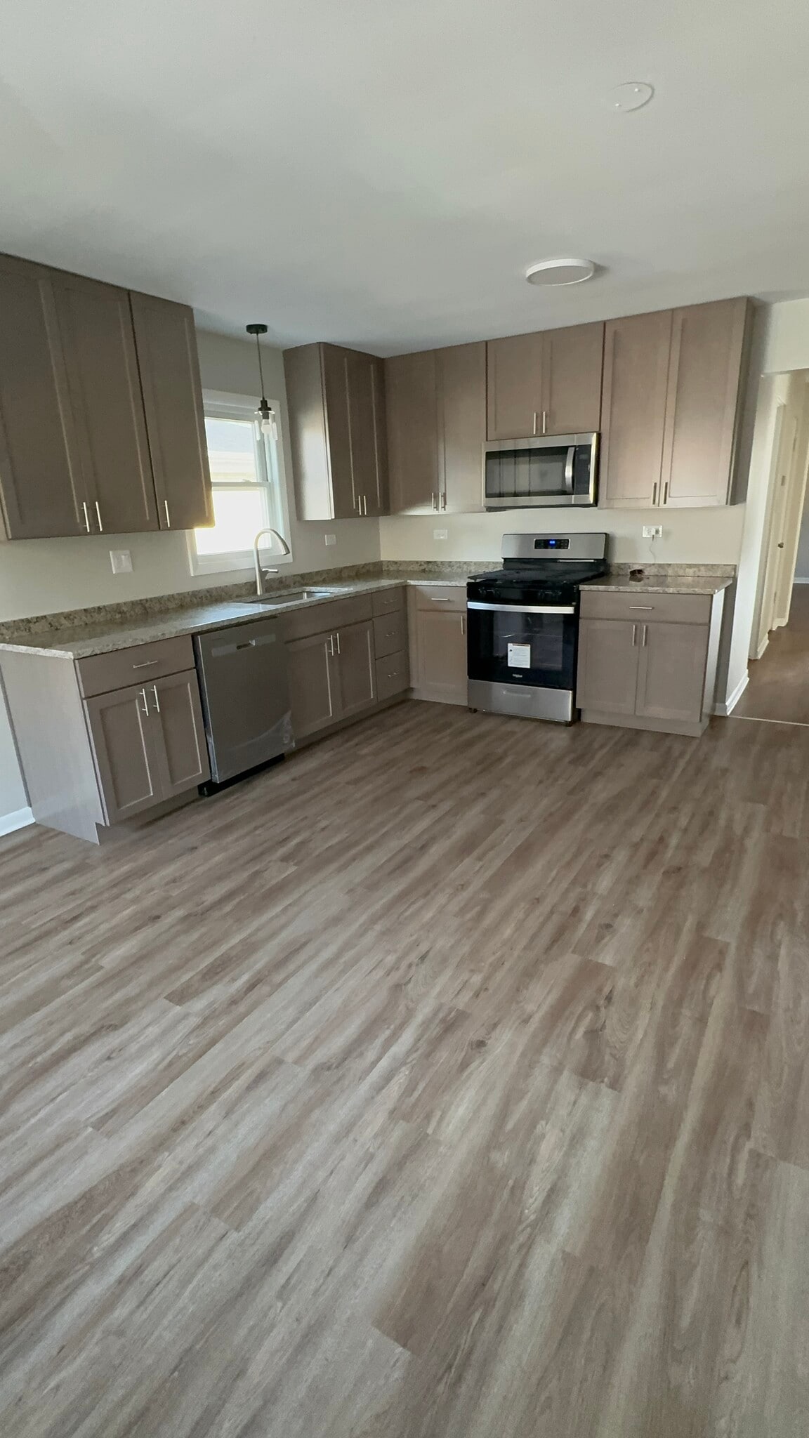 Building Photo - 124 Webb St