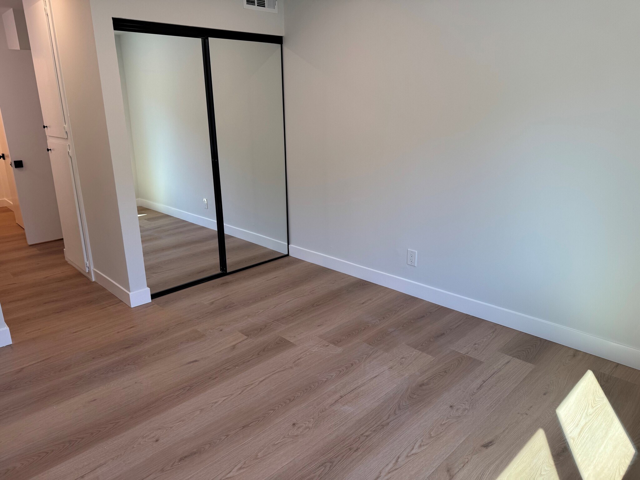 Bedroom 2 - 5460 White Oak Ave