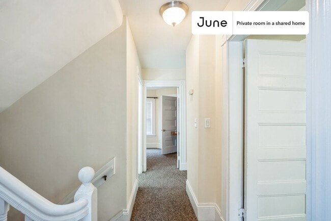 Building Photo - Private bedroom in 6 bed/2.5 bath Home