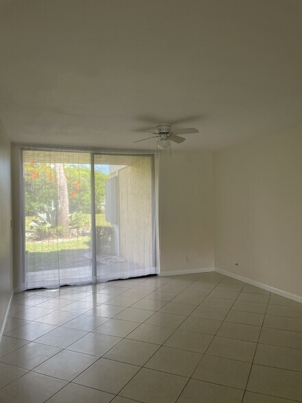 Building Photo - 5661 Riverside Dr
