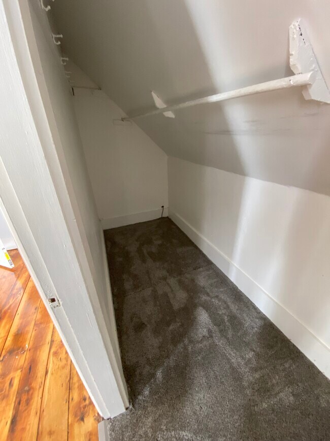 Building Photo - 21 Elm St