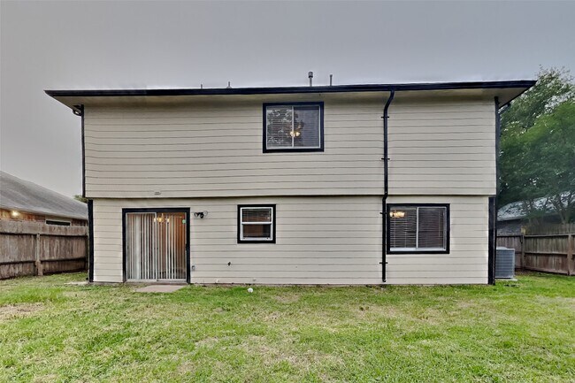 Building Photo - 18206 Gravenhurst Ln