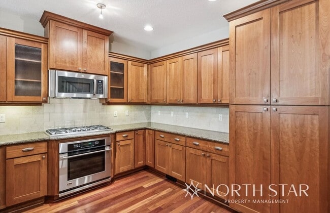 Building Photo - Stunning Renaissance at Peterkort Woods To...