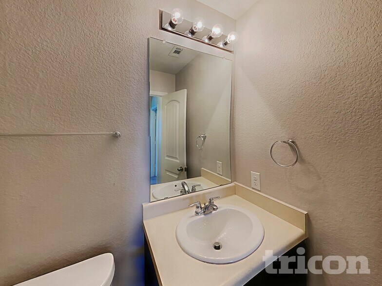 Building Photo - 7135 Aphrodite Mist