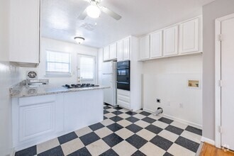 Building Photo - Peachtree Hills Court, 2-bedroom Atlanta a...