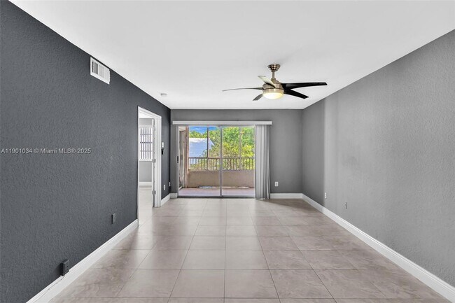 Building Photo - 2880 N Oakland Forest Dr