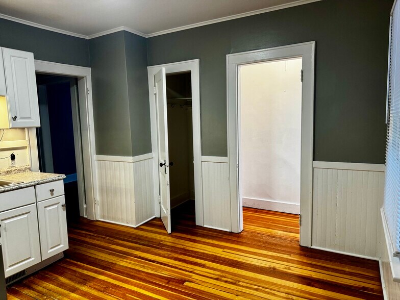 Building Photo - 78 Cherry St