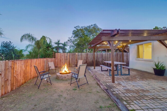 Building Photo - Barcelona Ridge Estates