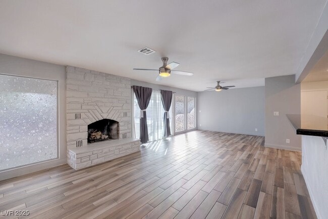 Building Photo - 3701 Pyramid Dr