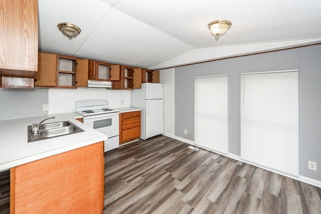 Building Photo - 2 Bedroom, 1 Bathroom Home in Charleston Farms - North Charleston