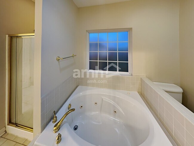 Building Photo - 1707 Arrow Head Dr