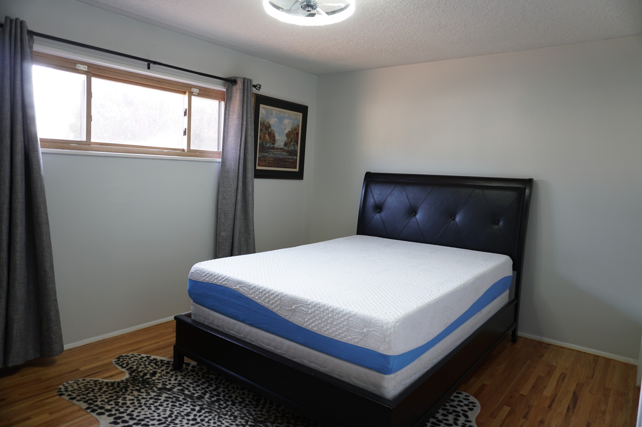 Second bedroom with closet - 10108 Chapala Ct NE