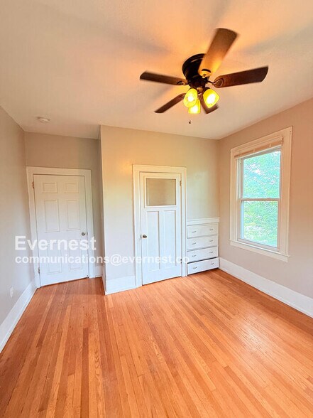 Building Photo - 9429 Brush St