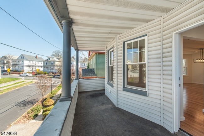 Building Photo - 39 Beekman St