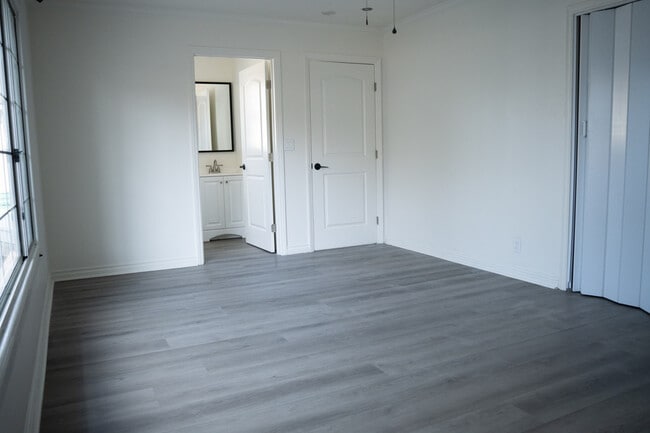 Building Photo - 4815 Hersholt Ave
