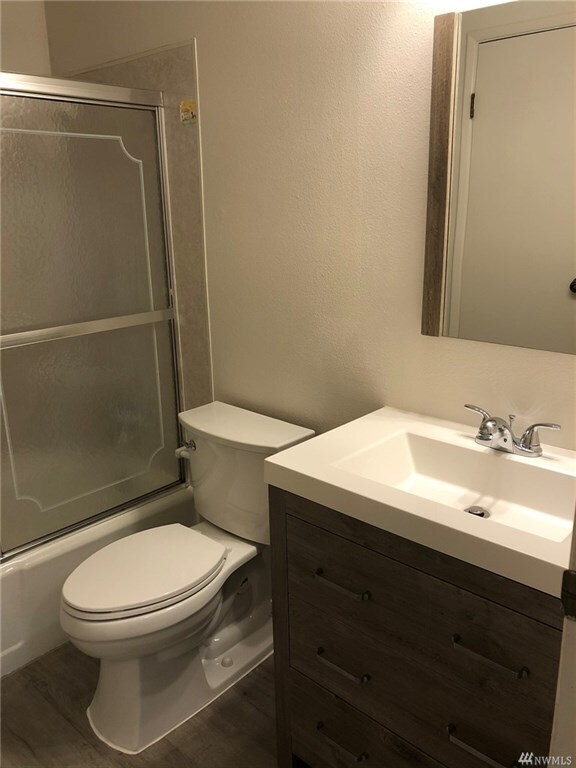 Building Photo - 17109 NE 45th St