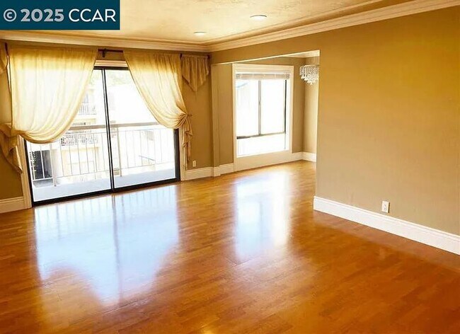 Primary Photo - 310 N Civic Dr