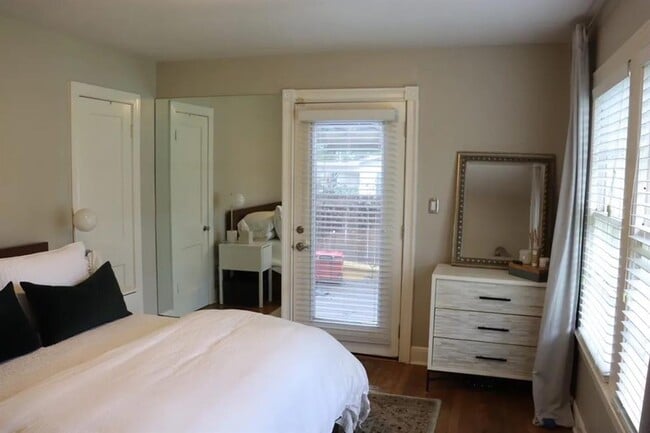 Building Photo - 1200 Alegria Rd