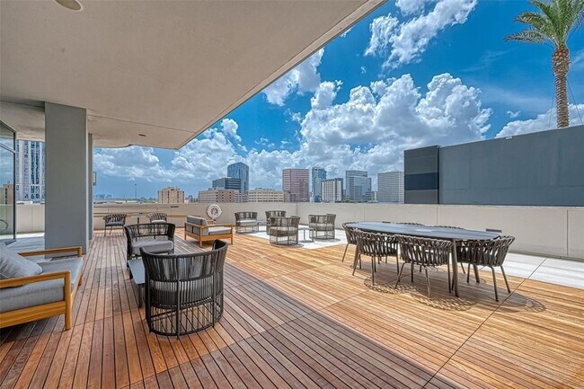 Building Photo - 1600 Post Oak Blvd