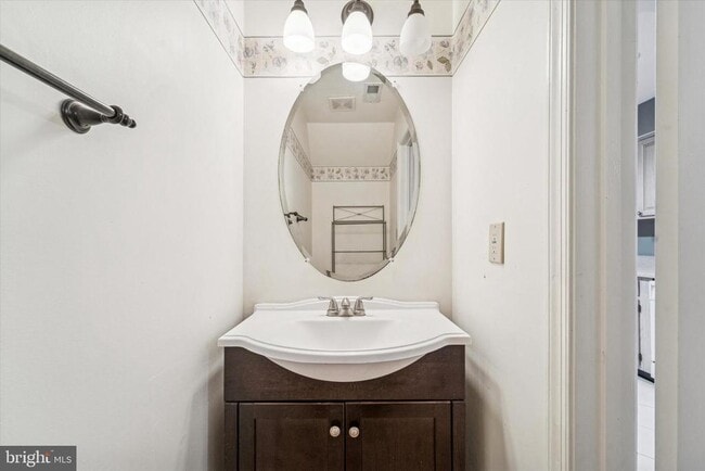 Building Photo - 606 Oswego Ct