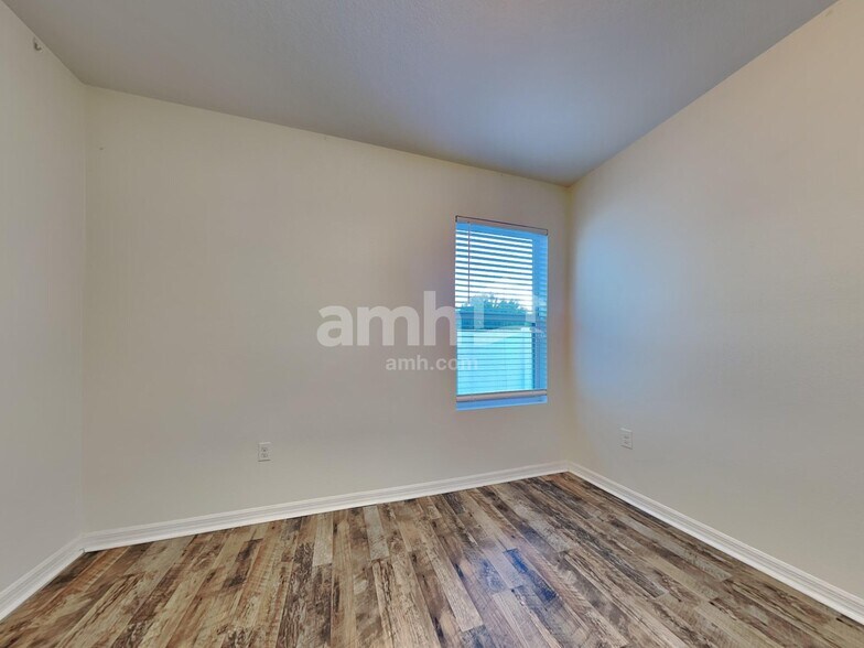 Building Photo - 3825 Crystal Dew St