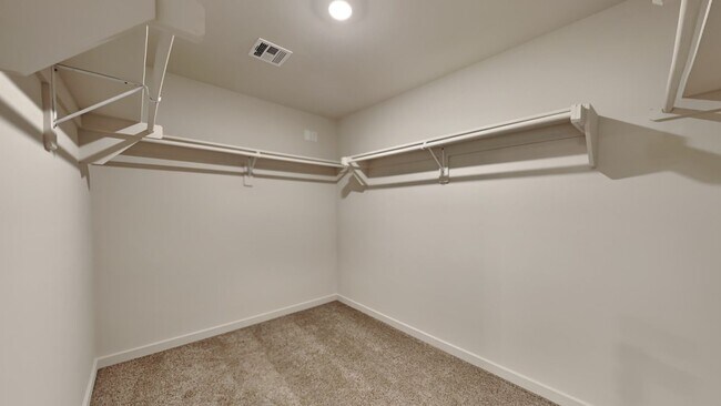 Building Photo - Beautiful and Spacious 4 Bedroom Home in M...