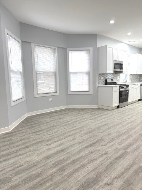 Building Photo - 2442 N Lawndale Ave