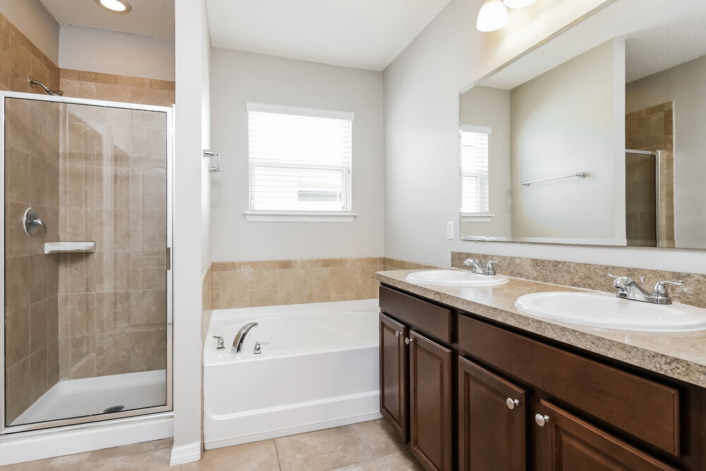 Building Photo - 5025 Brenton Manor Ave