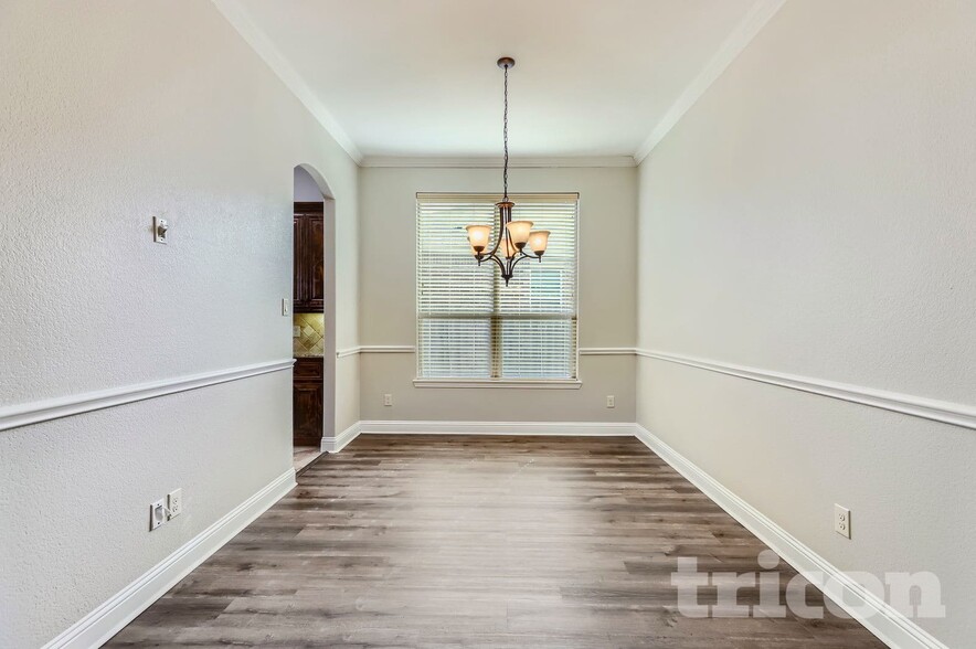 Building Photo - 3016 Rocking Hills Trail