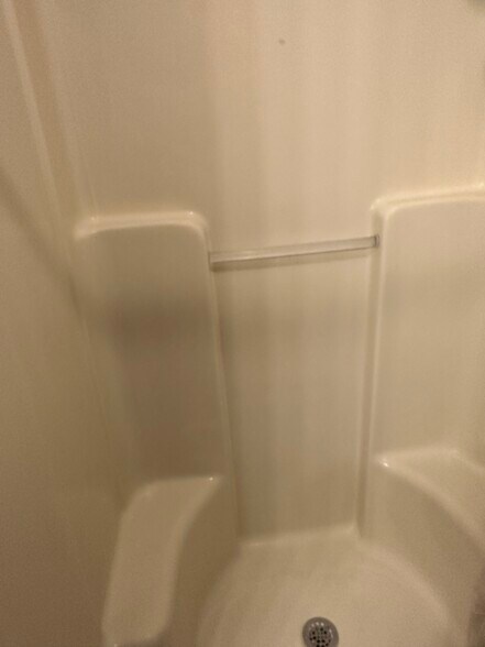 Building Photo - 1256 W Bluegrass Rd