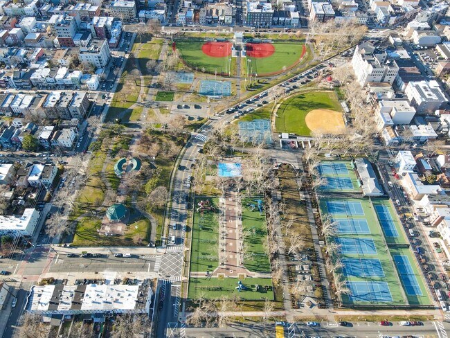 Building Photo - 63-65 Irving St